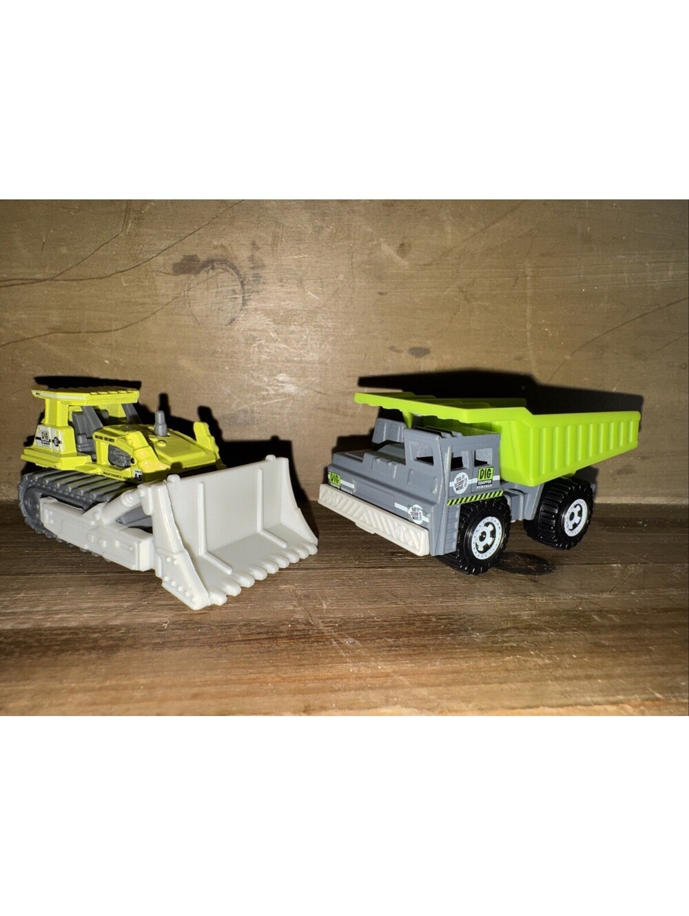 Matchbox Turf Hauler And Ground Breaker